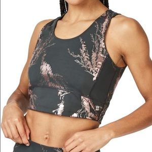 Sweaty Betty Kenza crop tank.  Black w/ ro…